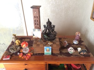 Aunty Anna's Hallway Shrine [Mamaku]